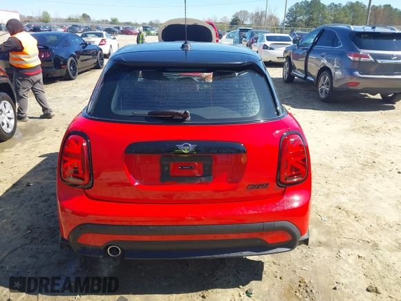 2024 MINI Hardtop 4 Door Cooper Classic with VIN WMW33DK00R2V40133, listed as a IAAI auction lot 41801763 with 9,607 mi miles and . Bid and sale history available at DreamBid. Image 17.
