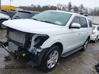 2019 Ford Expedition XLT with VIN 1FMJU1JT0KEA84331, listed as a IAAI auction lot 41800516 with 41,282 mi miles. Bid and sale history available at carsss.com. Image 18.