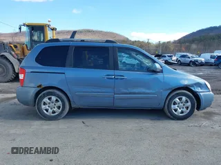 2007 Kia Sedona with VIN KNDMB133576126515, listed as a IAAI auction lot 41497785 with 112,034 mi miles. Bid and sale history available at carsss.com. Image 13.