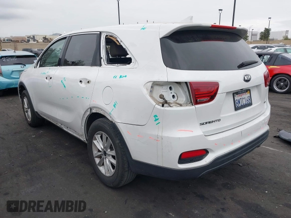 2019 Kia Sorento L with VIN 5XYPG4A3XKG590330, listed as a IAAI auction lot 42060716 with Not Provided miles. Bid and sale history available at carsss.com. Image 3.