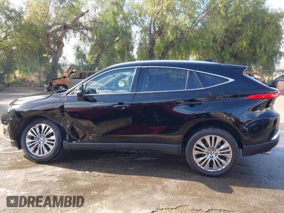 2023 Toyota Venza LE z VIN JTEAAAAHXPJ135577, wystawiony jako IAAI lot #41938935 z przebiegiem 74 046 mil mil oraz . Historia ofert i sprzedaży dostępna na DreamBid. Obrazek 14.