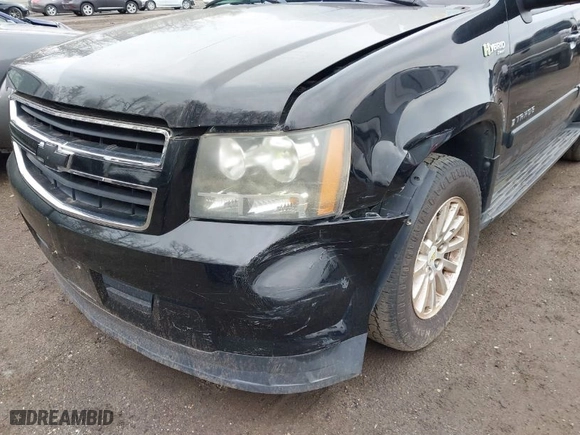 2008 Chevrolet Tahoe Hybrid with VIN 1GNFK135X8R185240, listed as a IAAI auction lot 41959400 with 194,136 mi miles. Bid and sale history available at carsss.com. Image 6.