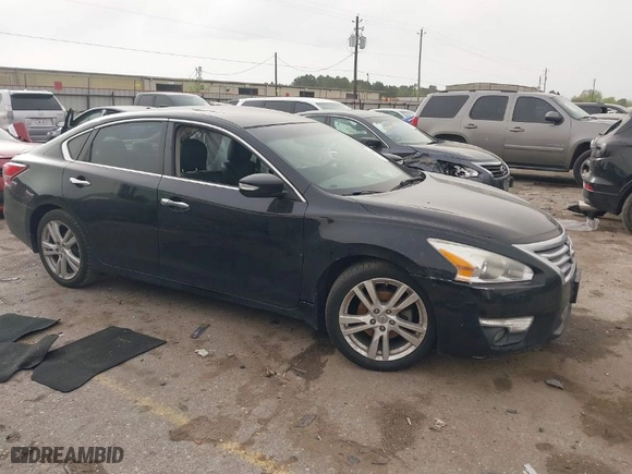 2013 Nissan Altima 3.5 SL with VIN 1N4BL3AP7DN447582, listed as a IAAI auction lot 41829392 with 109,128 mi miles. Bid and sale history available at carsss.com. Image 1.
