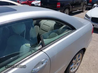 2003 Mercedes-Benz CLK 320 с VIN WDBTJ65J13F034432, выставлен на аукционе IAAI как лот 42811731 с пробегом 210 983 миль миль и . История ставок и продаж доступна на DreamBid. Изображение 6.