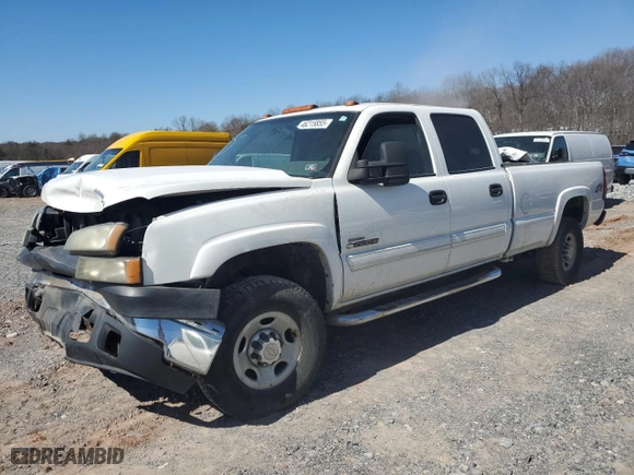 2006 Chevrolet Silverado 2500HD LT2 with VIN 1GCHK23D06F146802, listed as a Copart auction lot 46215855 with 296,034 mi miles and Salvage Title. Bid and sale history available at carsss.com. Image 1.