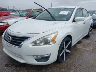 2015 Nissan Altima SV z VIN 1N4AL3AP4FC421354, wystawiony jako IAAI lot #41720274 z przebiegiem 147 487 mil mil oraz . Historia ofert i sprzedaży dostępna na DreamBid. Obrazek 2.