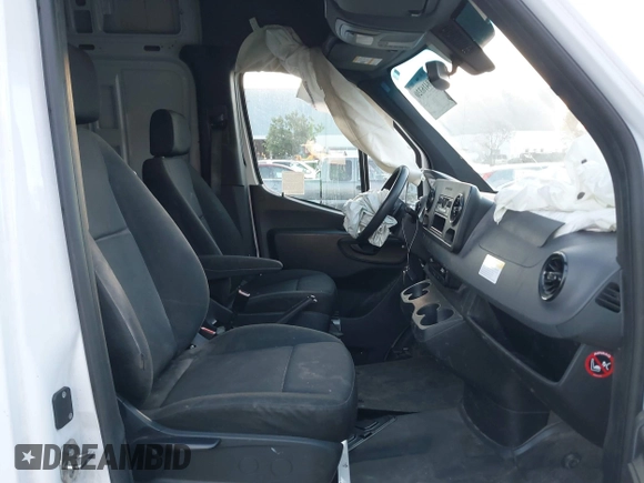 2021 Mercedes-Benz Sprinter Cargo with VIN W1Y4EBHY9MT057970, listed as a IAAI auction lot 38416320 with 32,055 mi miles and . Bid and sale history available at carsss.com. Image 5.