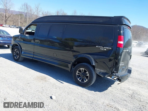 2018 GMC Savana Cargo Van with VIN 1GTW7BFG5J1160683, listed as a IAAI auction lot 41822345 with 81,359 mi miles. Bid and sale history available at carsss.com. Image 3.