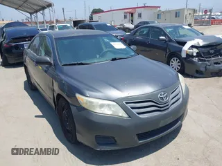 2011 Toyota Camry LE z VIN 4T1BF3EK6BU151080, wystawiony jako IAAI lot #42514164 z przebiegiem 214 071 mil mil oraz . Historia ofert i sprzedaży dostępna na DreamBid. Obrazek 1.