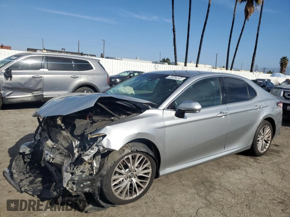 2018 Toyota Camry LE with VIN 4T1B11HK4JU062623, listed as a Copart auction lot 84542804 with 87,281 mi miles and Clean title. Bid and sale history available at DreamBid. Image 1.