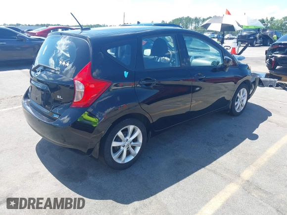 2015 Nissan Note SV z VIN 3N1CE2CP8FL386913, wystawiony jako IAAI lot #42531472 z przebiegiem 112 866 mil mil oraz . Historia ofert i sprzedaży dostępna na DreamBid. Obrazek 4.