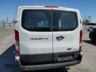 2020 Ford Transit Cargo z VIN 1FTBR1Y86LKB13703, wystawiony jako Copart lot #58082035 z przebiegiem 24 117 mil mil oraz Tytuł czysty. Historia ofert i sprzedaży dostępna na DreamBid. Obrazek 6.