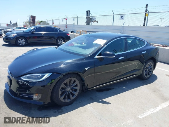 2019 Tesla Model S 75D с VIN 5YJSA1E22KF304098, выставлен на аукционе IAAI как лот 42293794 с пробегом 49 545 миль миль и . История ставок и продаж доступна на DreamBid. Изображение 20.