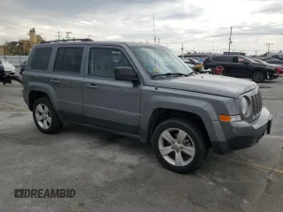 2013 Jeep Patriot Latitude z VIN 1C4NJRFB1DD101742, wystawiony jako Copart lot #59486385 z przebiegiem 92 001 mil mil oraz Czysty tytuł • Clean title. Historia ofert i sprzedaży dostępna na DreamBid. Obrazek 4.