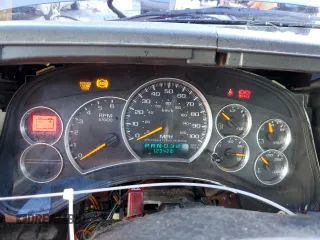 2000 Chevrolet Silverado 1500 with VIN 1GCEK14V5YE425577, listed as a Copart auction lot 77032444 with 123,428 mi miles and Salvage Title. Bid and sale history available at carsss.com. Image 9.
