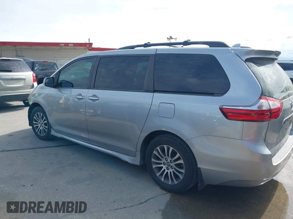 2019 Toyota Sienna XLE Auto Access Seat with VIN 5TDYZ3DC5KS977360, listed as a IAAI auction lot 41911897 with 71,200 mi miles. Bid and sale history available at carsss.com. Image 15.