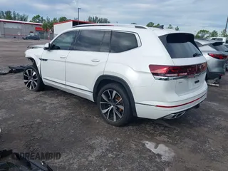 2024 Volkswagen Atlas SEL Premium R-Line z VIN 1V2FR2CA3RC528268, wystawiony jako IAAI lot #40248966 z przebiegiem 13 401 mil mil oraz . Historia ofert i sprzedaży dostępna na DreamBid. Obrazek 3.