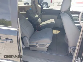 2010 Chrysler Town & Country Touring with VIN 2A4RR5D11AR102714, listed as a IAAI auction lot 42015585 with 176,216 mi miles. Bid and sale history available at carsss.com. Image 8.