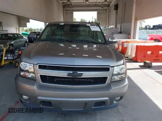 2007 Chevrolet Suburban LT с VIN 3GNFC16047G158109, выставлен на аукционе IAAI как лот 42607596 с пробегом 399 118 миль миль и . История ставок и продаж доступна на DreamBid. Изображение 12.