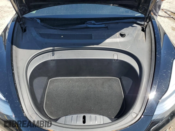 2019 Tesla Model 3 Mid Range z VIN 5YJ3E1EA9KF314143, wystawiony jako Copart lot #53564335 z przebiegiem 77 168 mil mil oraz Szkoda całkowita • Salvage title. Historia ofert i sprzedaży dostępna na DreamBid. Obrazek 11.