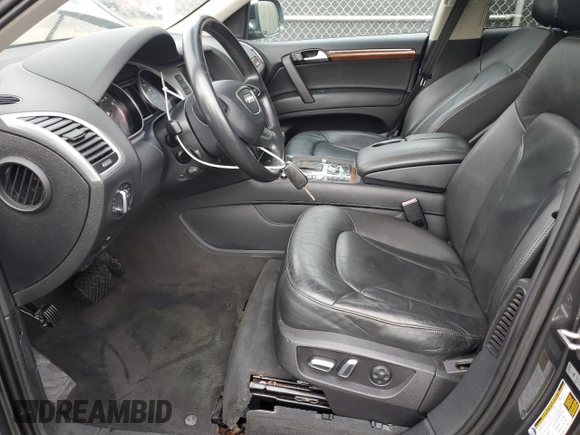 2015 Audi Q7 Premium Plus z VIN WA1LGAFE3FD029618, wystawiony jako Copart lot #58665605 z przebiegiem 146 148 mil mil oraz Czysty tytuł • Clean title. Historia ofert i sprzedaży dostępna na DreamBid. Obrazek 7.