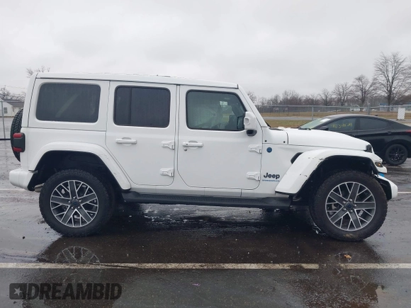 2024 Jeep Wrangler High Altitude z VIN 1C4RJXU6XRW209302, wystawiony jako IAAI lot #41116289 z przebiegiem 2 862 mil mil oraz . Historia ofert i sprzedaży dostępna na DreamBid. Obrazek 13.