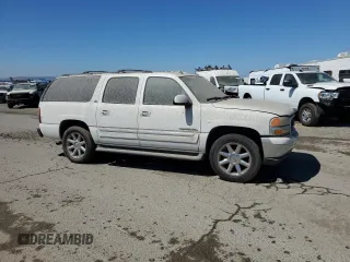 2003 GMC Yukon XL SLT with VIN 3GKEC16T73G272957, listed as a Copart auction lot 68890194 with 233,709 mi miles and Clean Title. Bid and sale history available at carsss.com. Image 4.