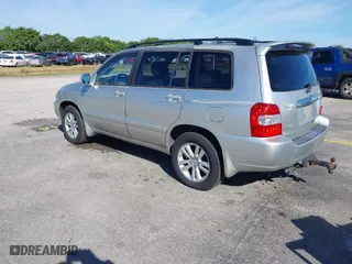 2006 Toyota Highlander Hybrid with VIN JTEEW21A660011807, listed as a IAAI auction lot 41743642 with 272,845 mi miles. Bid and sale history available at carsss.com. Image 3.