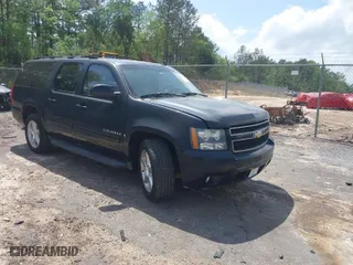 2007 Chevrolet Suburban LTZ with VIN 3GNFC16097G191395, listed as a IAAI auction lot 41965244 with 274,256 mi miles. Bid and sale history available at carsss.com. Image 1.