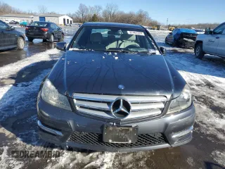2013 Mercedes-Benz C 250 Sport z VIN WDDGF4HB3DA865383, wystawiony jako Copart lot #87461924 z przebiegiem 51 597 mil mil oraz Szkoda całkowita • Salvage title. Historia ofert i sprzedaży dostępna na DreamBid. Obrazek 5.