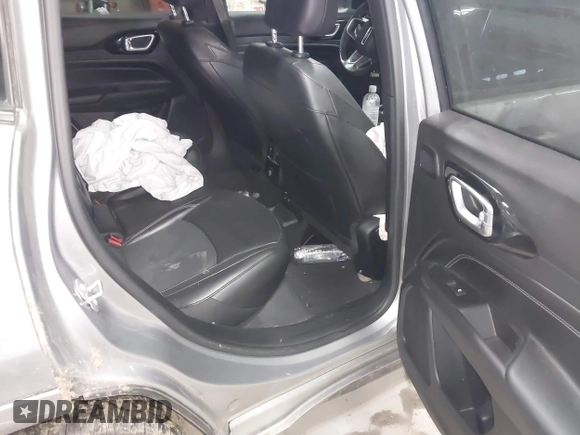 2022 Jeep Compass High Altitude with VIN 3C4NJDCB8NT109002, listed as a IAAI auction lot 41500984 with 70,119 mi miles and . Bid and sale history available at carsss.com. Image 8.
