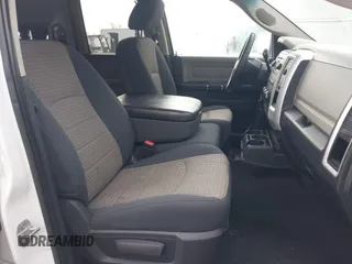 2012 Ram 1500 Big Horn z VIN 1C6RD6GT0CS323124, wystawiony jako IAAI lot #41486027 z przebiegiem 107 784 mil mil oraz . Historia ofert i sprzedaży dostępna na DreamBid. Obrazek 5.