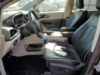 2022 Chrysler Pacifica Limited with VIN 2C4RC1GGXNR215860, listed as a Copart auction lot 52531315 with 12,831 mi miles and Salvage title. Bid and sale history available at DreamBid. Image 7.