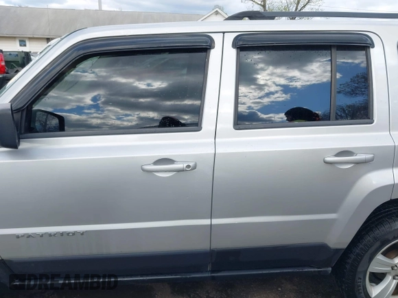 2011 Jeep Patriot Sport with VIN 1J4NF1GBXBD118483, listed as a IAAI auction lot 42039168 with 174,048 mi miles. Bid and sale history available at carsss.com. Image 14.