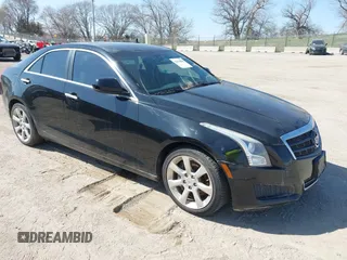 2013 Cadillac ATS z VIN 1G6AA5RX3D0175365, wystawiony jako IAAI lot #42024806 z przebiegiem 107 133 mil mil oraz . Historia ofert i sprzedaży dostępna na DreamBid. Obrazek 1.