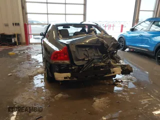 2004 Volvo S60 с VIN YV1RS61T842344192, выставлен на аукционе IAAI как лот 41278520 с пробегом Не указан миль и . История ставок и продаж доступна на DreamBid. Изображение 18.
