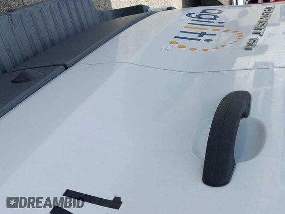 2017 Ford Transit с VIN 1FTYE1YM3HKB32719, выставлен на аукционе IAAI как лот 42715760 с пробегом 164 364 миль миль и . История ставок и продаж доступна на DreamBid. Изображение 17.