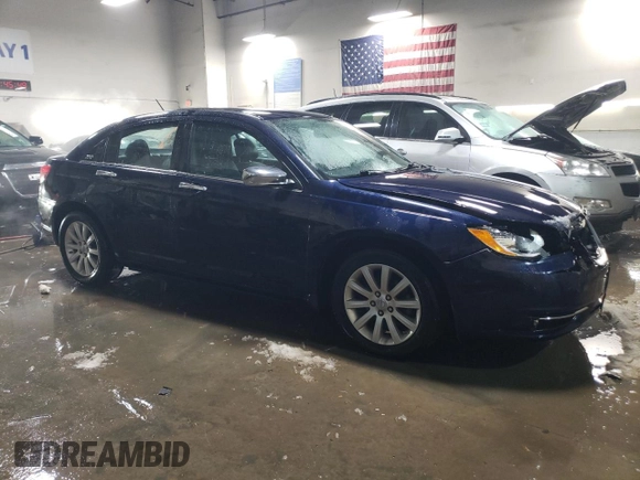2014 Chrysler 200 Limited z VIN 1C3CCBCG1EN183643, wystawiony jako Copart lot #89395065 z przebiegiem 87 625 mil mil oraz Szkody całkowita. Historia ofert i sprzedaży dostępna na DreamBid. Obrazek 4.