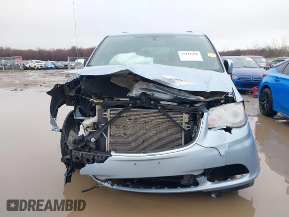 2013 Chrysler Town & Country Limited with VIN 2C4RC1GG0DR566307, listed as a IAAI auction lot 41941616 with 192,378 mi miles. Bid and sale history available at carsss.com. Image 12.