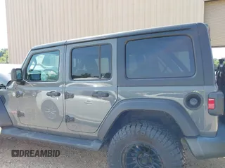 2019 Jeep Wrangler Unlimited Sport S с VIN 1C4HJXDG3KW662946, выставлен на аукционе IAAI как лот 42157025 с пробегом 26 096 миль миль и . История ставок и продаж доступна на DreamBid. Изображение 13.