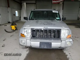 2008 Jeep Commander Sport with VIN 1J8HG48K48C108118, listed as a Copart auction lot 52482685 with 212,000 mi miles and Salvage Title. Bid and sale history available at carsss.com. Image 5.