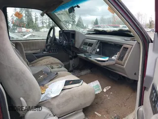 1994 GMC Sierra 1500 z VIN 2GTEK19K0R1559706, wystawiony jako IAAI lot #41906905 z przebiegiem 236 787 mil mil oraz . Historia ofert i sprzedaży dostępna na DreamBid. Obrazek 5.