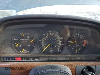1990 Mercedes-Benz 420 with VIN WDBCA35E3LA545297, listed as a Copart auction lot 82408304 with 199,708 mi miles and Salvage Title. Bid and sale history available at carsss.com. Image 9.