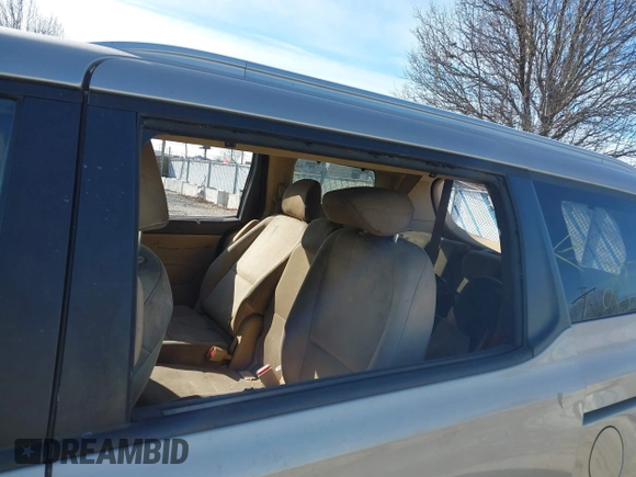 2015 Kia Sedona LX with VIN KNDMB5C15F6033787, listed as a IAAI auction lot 41534224 with 117,410 mi miles. Bid and sale history available at carsss.com. Image 13.
