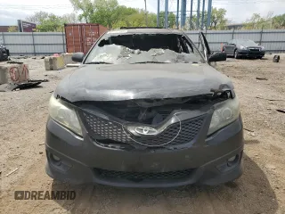 2011 Toyota Camry LE z VIN 4T1BF3EK4BU143155, wystawiony jako Copart lot #56717145 z przebiegiem Nie podano mil oraz Szkoda całkowita • Salvage title. Historia ofert i sprzedaży dostępna na DreamBid. Obrazek 5.