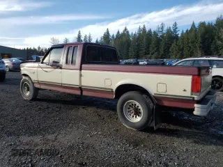 1990 Ford F-250 with VIN 1FTHX25M5LKB09701, listed as a Copart auction lot 47567725 with 42,975 mi miles and Salvage Title. Bid and sale history available at carsss.com. Image 2.