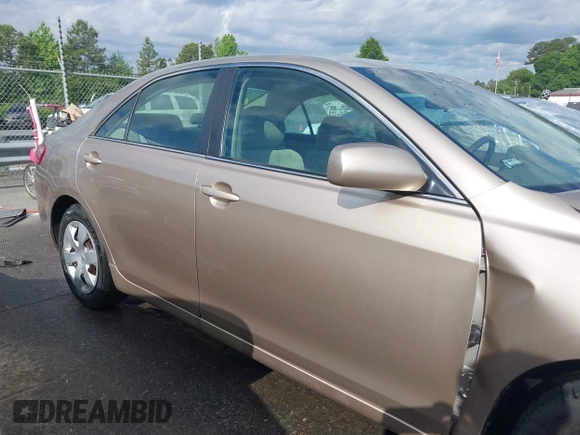2007 Toyota Camry CE z VIN 4T1BE46K07U048199, wystawiony jako IAAI lot #42188393 z przebiegiem 166 614 mil mil oraz . Historia ofert i sprzedaży dostępna na DreamBid. Obrazek 13.