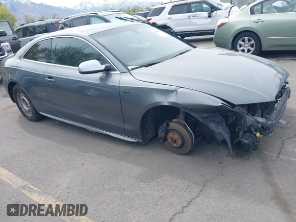 2012 Audi S5 Premium Plus z VIN WAUCVAFR0CA001543, wystawiony jako IAAI lot #42087961 z przebiegiem 100 951 mil mil oraz . Historia ofert i sprzedaży dostępna na DreamBid. Obrazek 1.