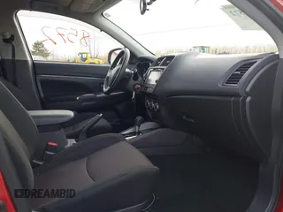 2019 Mitsubishi Outlander ES z VIN JA4AR3AU9KU025952, wystawiony jako IAAI lot #40968572 z przebiegiem 81 620 mil mil oraz . Historia ofert i sprzedaży dostępna na DreamBid. Obrazek 5.
