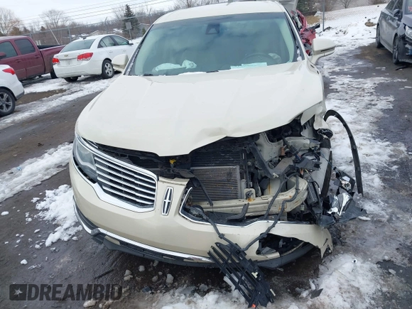 2016 Lincoln MKX Select z VIN 2LMTJ8KR0GBL38074, wystawiony jako IAAI lot #41635344 z przebiegiem 96 239 mil mil oraz . Historia ofert i sprzedaży dostępna na DreamBid. Obrazek 12.